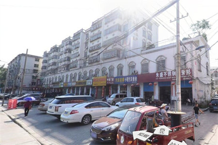 东原小区3室2厅2卫82万100m2出售